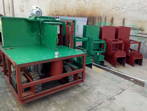 路肩石機,路肩滑模機